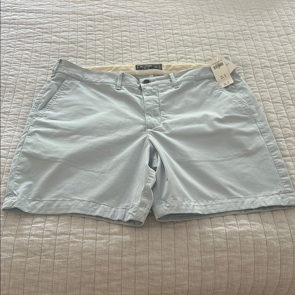 NWT Abercrombie & Fitch Men’s 7in inseam 34 waist light blue stretch shorts